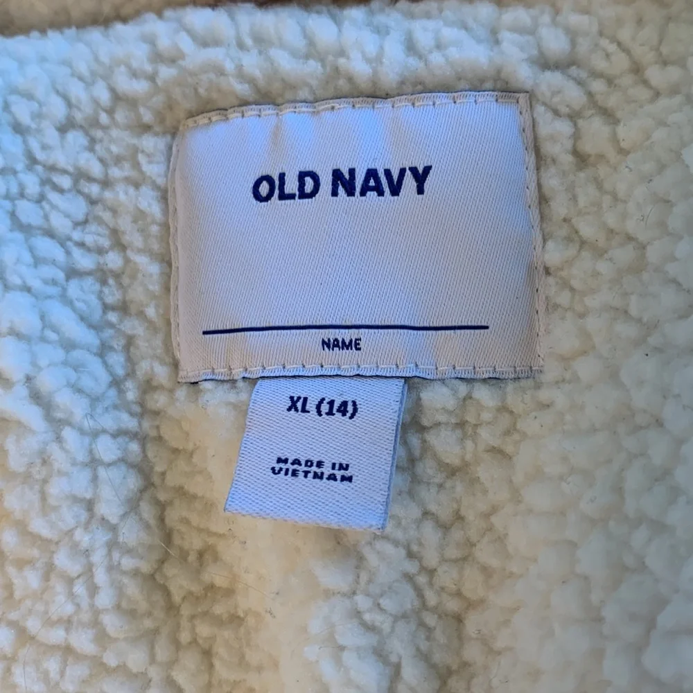 Old Navy Girls Puffer Jacket - Picture 6 of 7